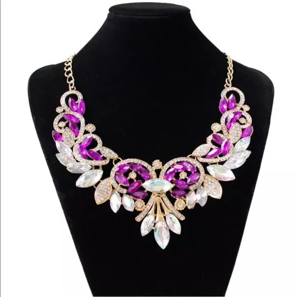 NWT Brand New Very Beautiful Big Chunky Charm Necklace - Picture 3 of 6